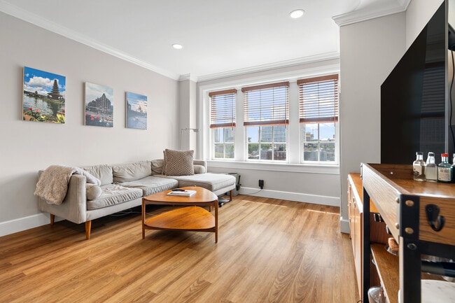 Photo - 534 Beacon St Unit 901