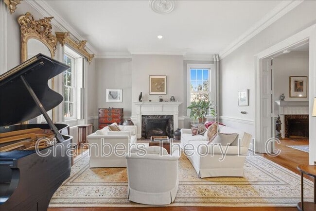 Photo - 404 Duke St