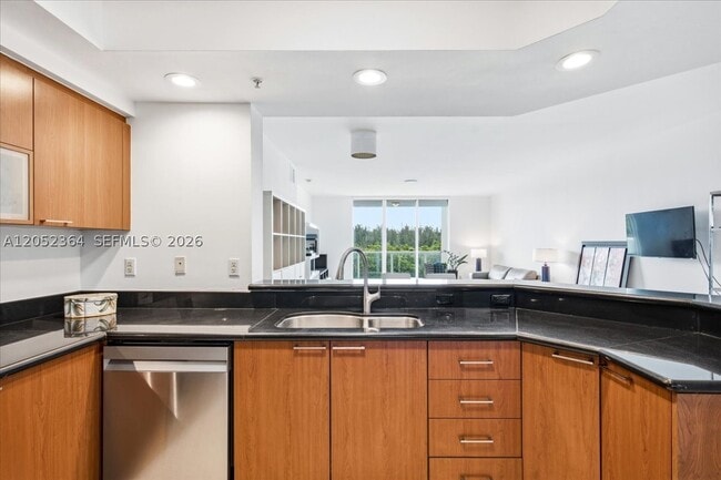 14951 Royal Oaks Ln Unit 402