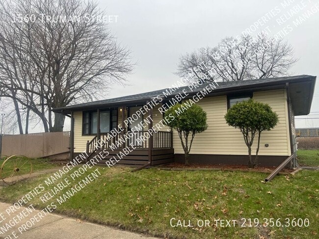 Photo - 1560 Truman St