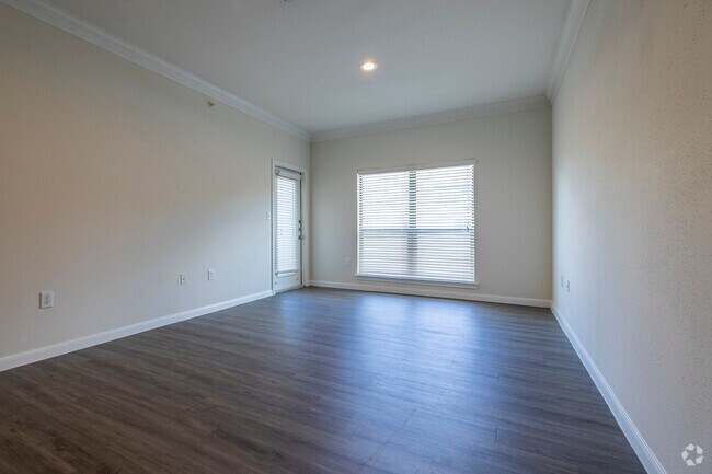 1BR/1BA, 820SF - Family Room