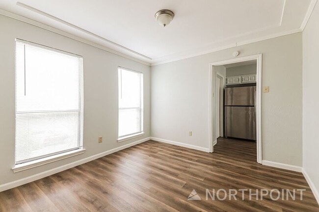 Photo - 1706 St James Dr