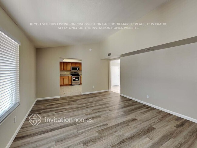 10444 W Devonshire Ave
