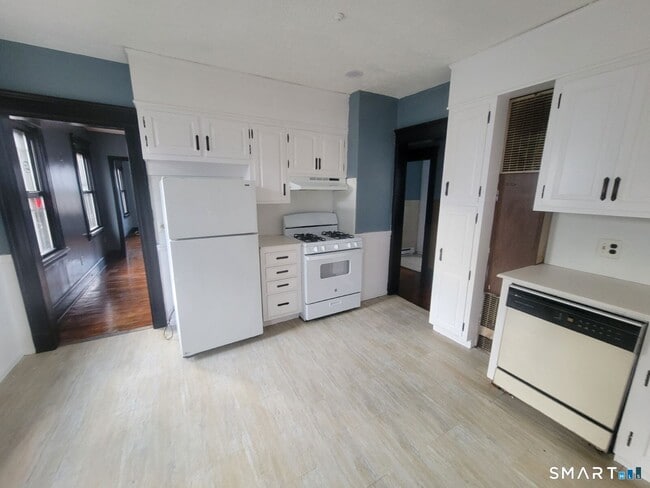 Building Photo - 73 Lounsbury St Unit 3