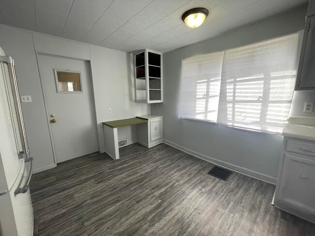 Photo - 614 Griffin-