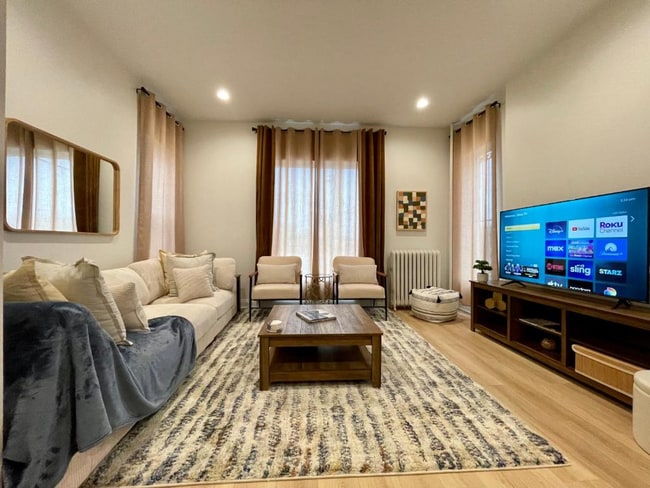 Building Photo - 14 N Francisco Ave Unit 1