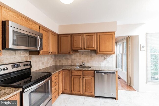 Photo - 48 Stonehurst Ct