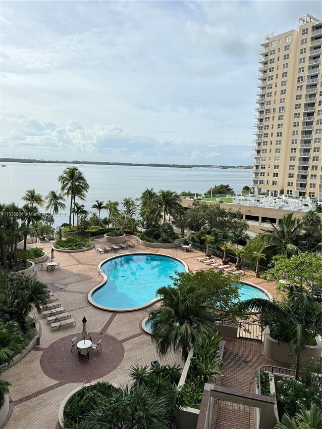 Building Photo - 520 Brickell Key Dr Unit A712 Rental