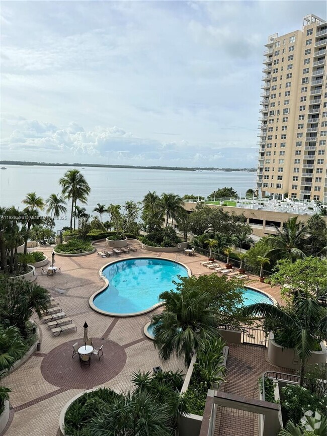 Building Photo - 520 Brickell Key Dr Unit A712 Rental