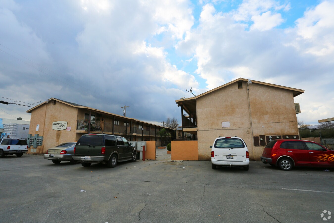 Photo - Country Village Apartments