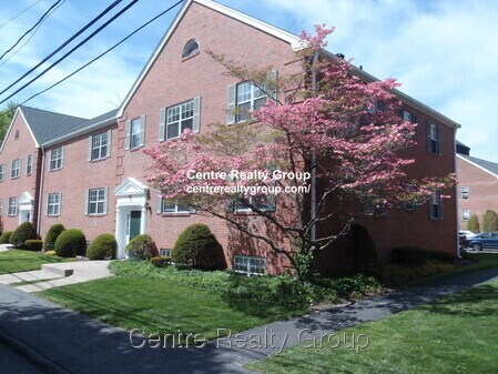 Building Photo - 497 Centre St Unit 2A