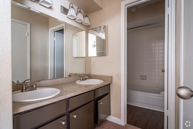 2BR, 2.5BA - 1,285SF - Woods On Lamonte