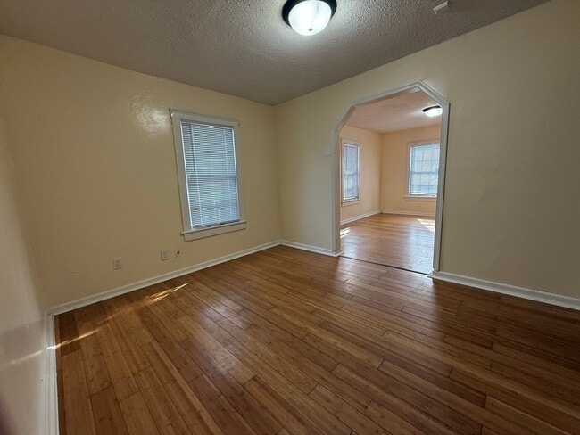 Photo - 9605 Highland Ave