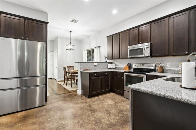 Photo - 1605 Labarre St