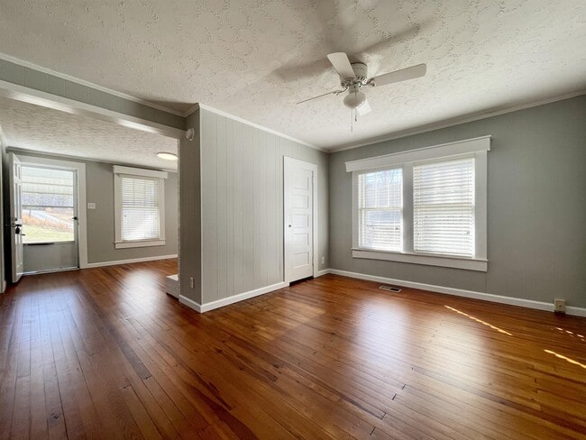 Photo - 1943 Blowing Rock Blvd