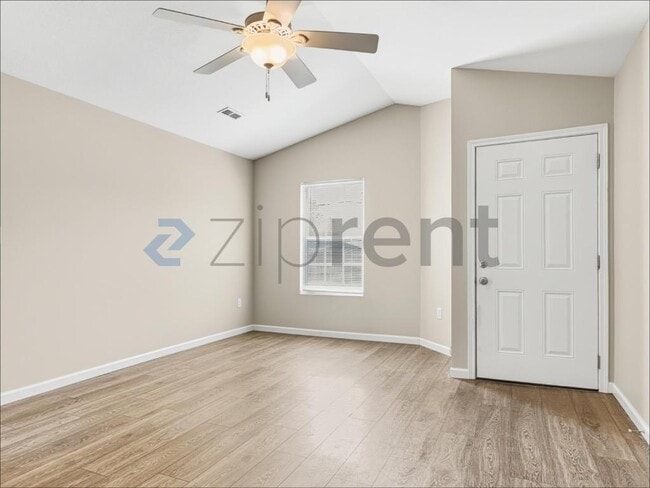 Photo - 5200 Heins Rd NE