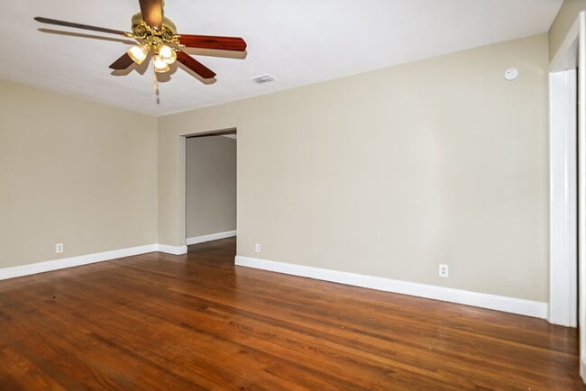 Photo - 2615 Ligustrum Rd