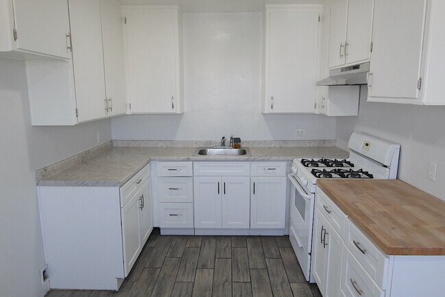 Photo - 3247 W Century Blvd Unit 8