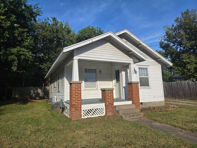 Photo - 117 N Spring St
