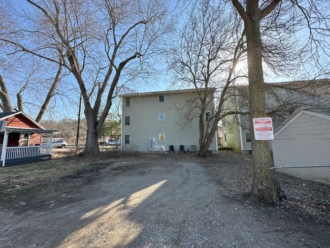 Photo - 218 W Union St