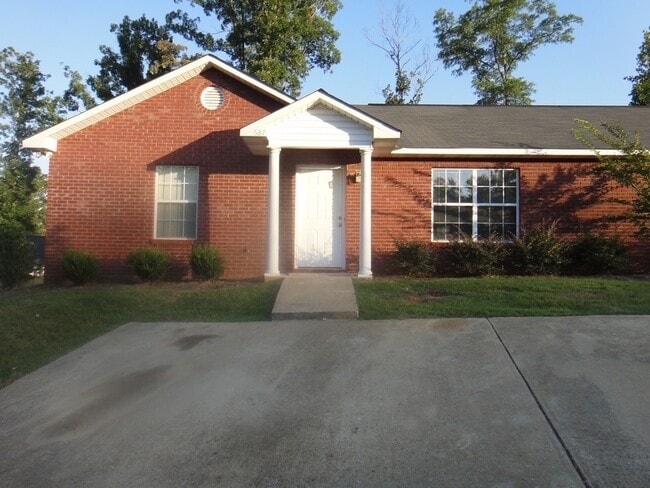 Photo - Great Location 3bed/3bath Duplex in Longleaf for August!