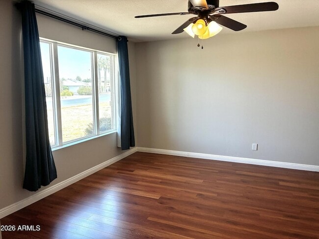 523 E Malibu Dr