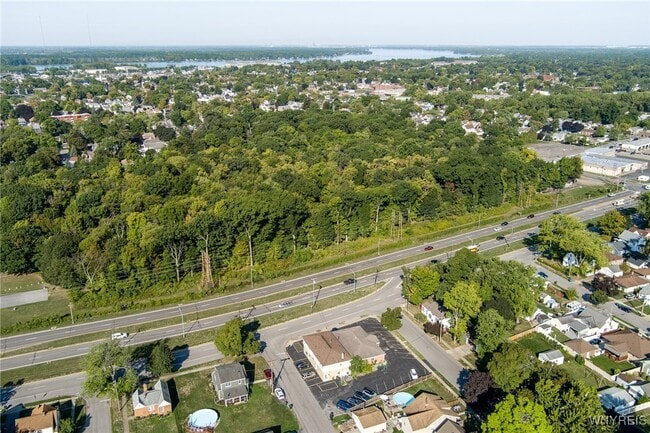 Building Photo - 273 Division St