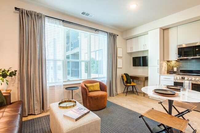 Photo - Gibson by Radius