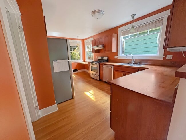 Photo - 4 bed 2 bath NE Portland home