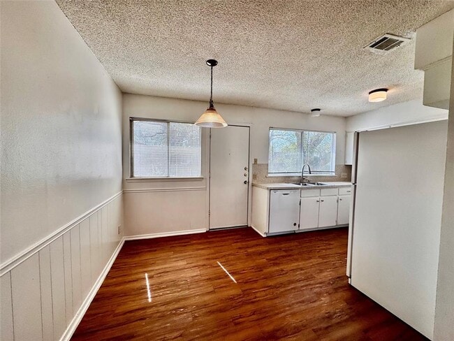 Photo - 4703 Sagebrush Trail