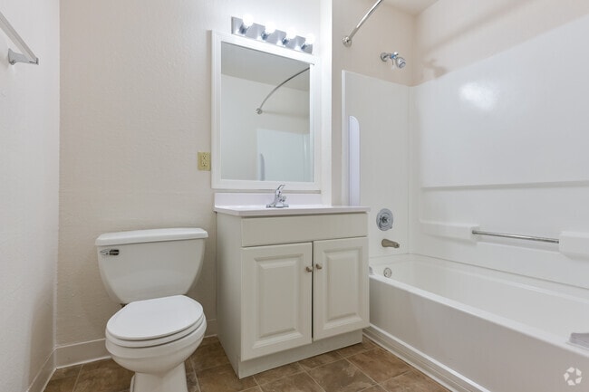 2BR, 2BA - 956SF - Second Bathroom