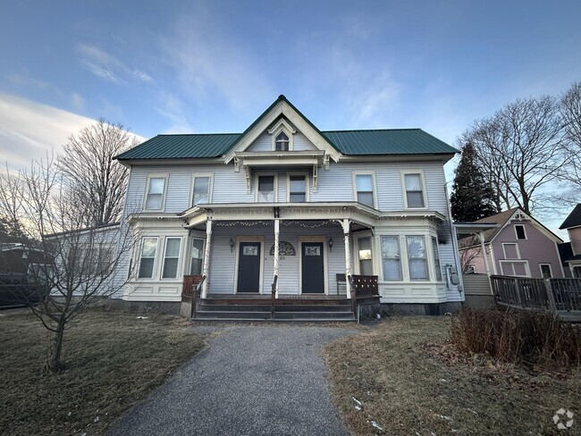 Building Photo - 23 Pleasant St Rental