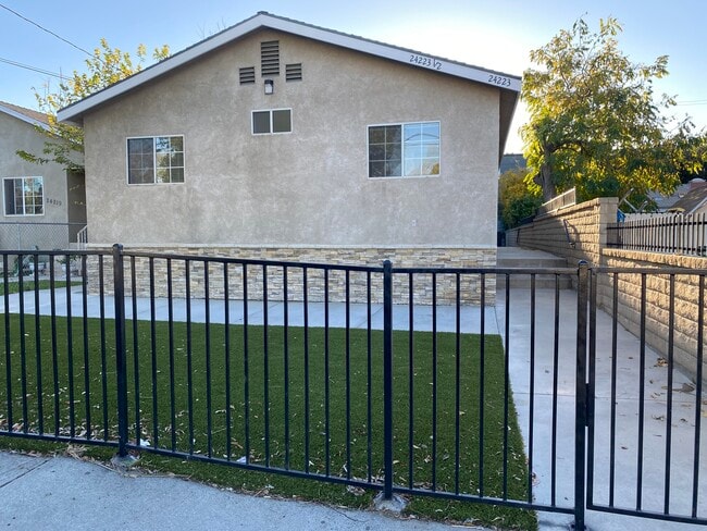 Photo - 24223 Arch St