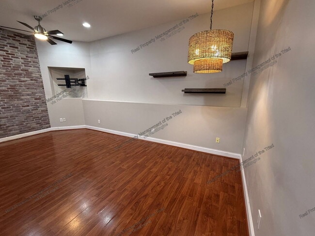 Photo - 220 W Market St Unit 103