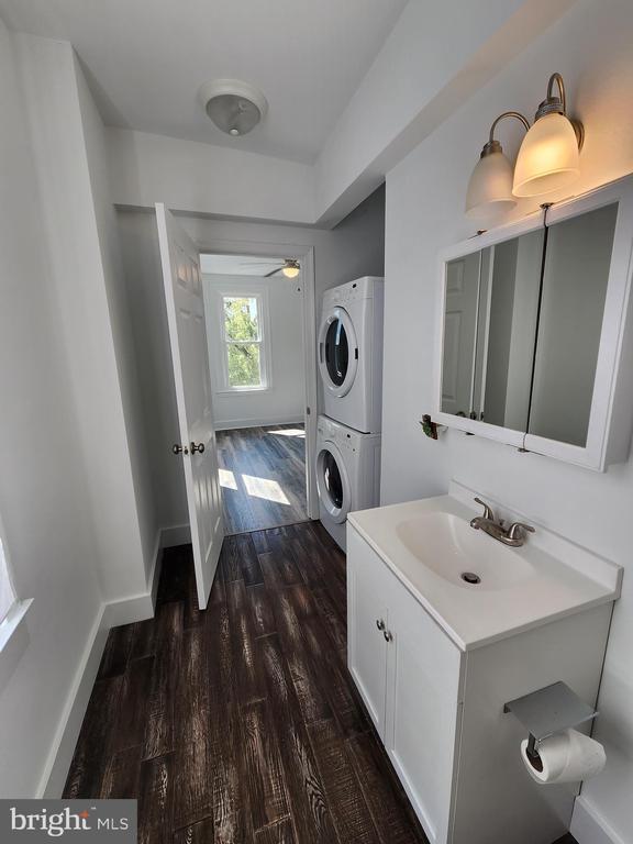 Photo - 1908 Darby Rd Unit 2