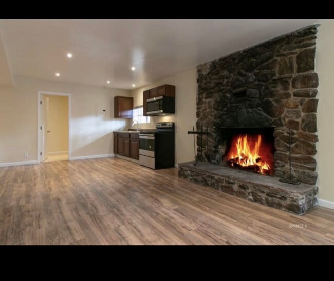 Building Photo - 54055 Pine Crest Ave Rental