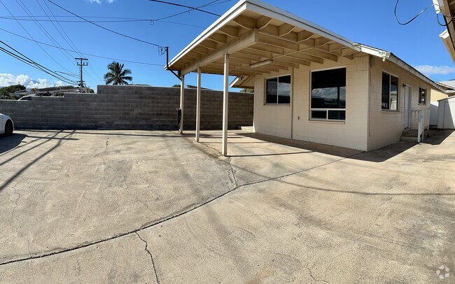 Building Photo - 200 Lono Ave Rental
