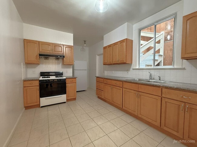 Photo - 714-716-716 35th Ave Unit 716