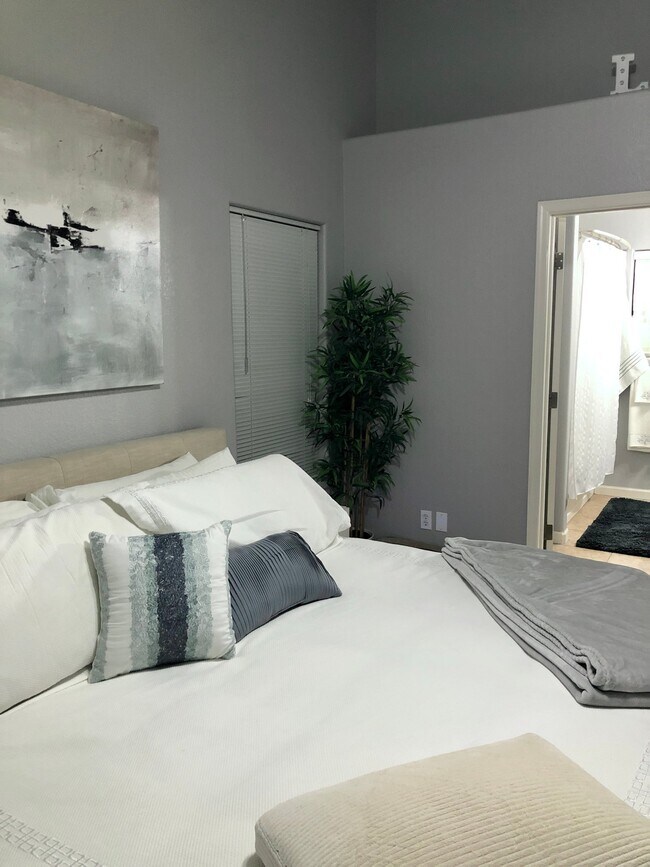 2229 E Soft Wind Dr