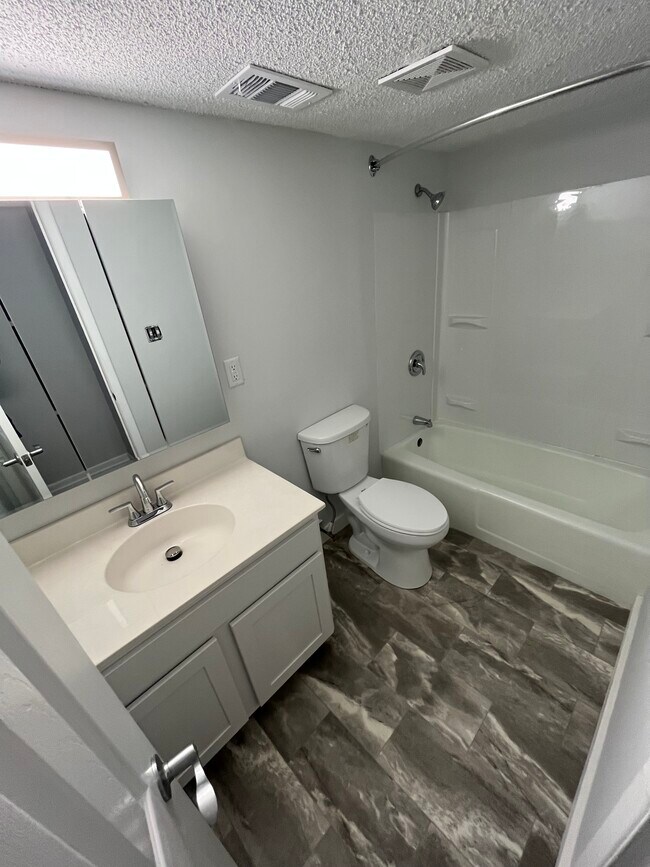 Photo - Tall Oaks Apartments