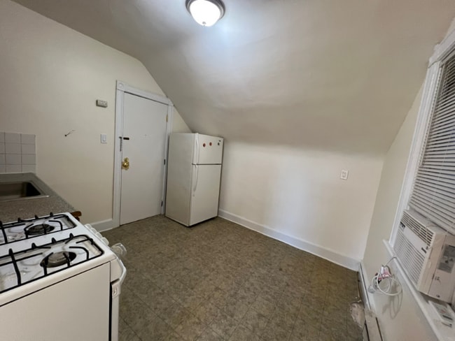42 Highwood Terrace Unit 3