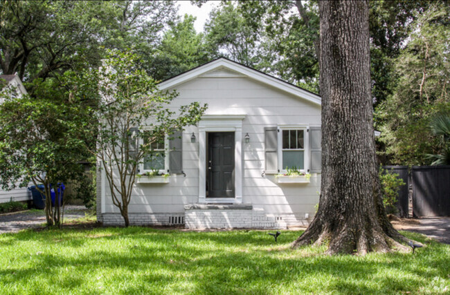 Building Photo - 104 Collingwood Ave Rental