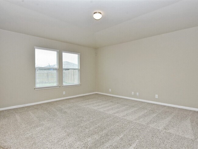 Photo - BEAUTIFUL 4 BEDROOMS / 2 BATH HOME IN HUNTER'S CROSSING