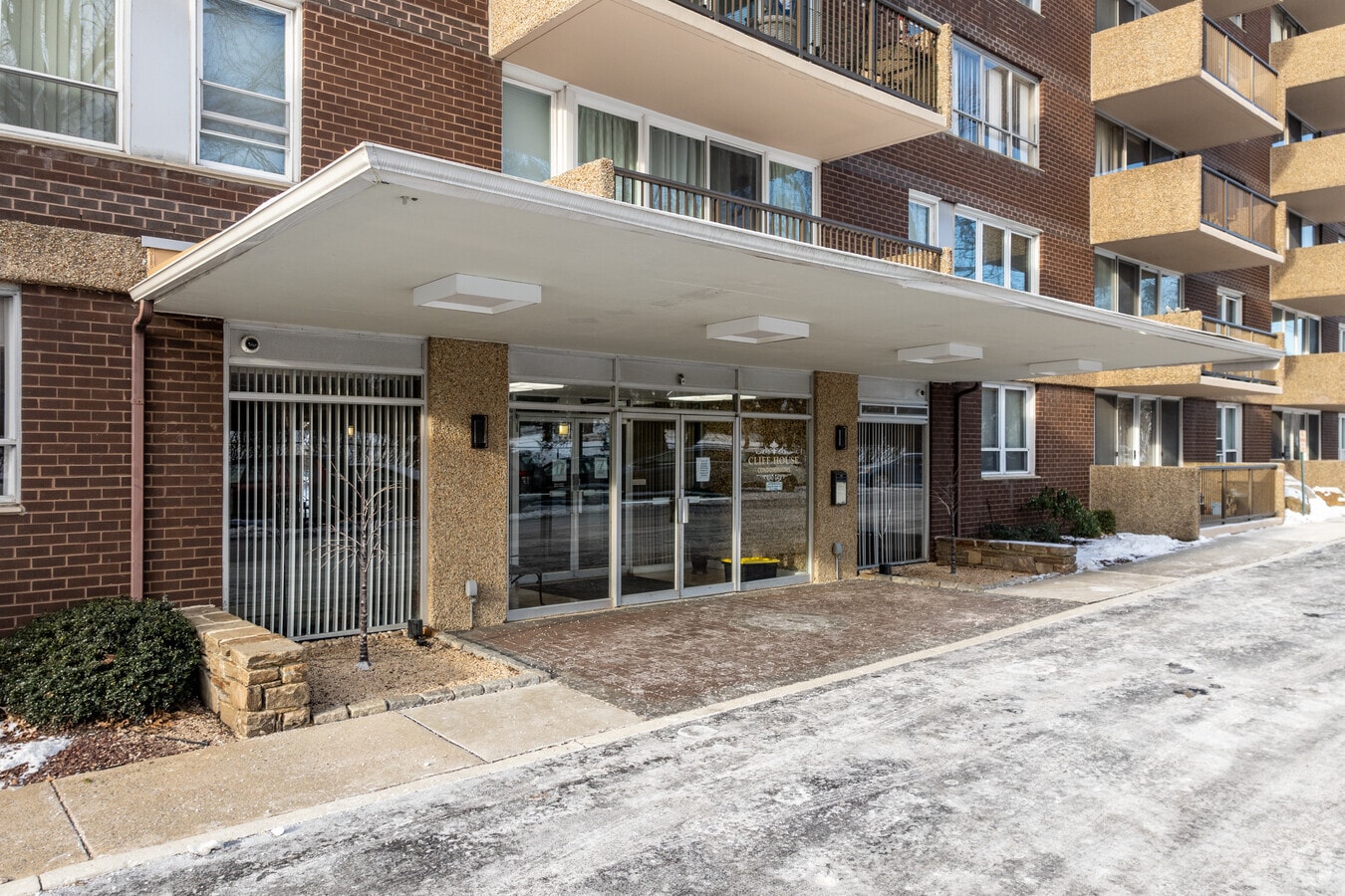 Entrance - Cliff House Condominiums