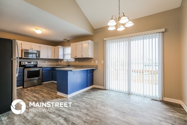 Photo - 845 SW Country Hill Dr