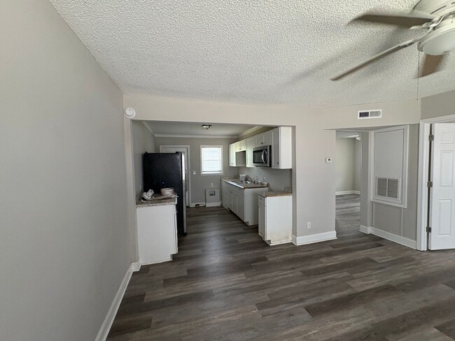 Photo - Bragg Court Apartment Available NOW!!