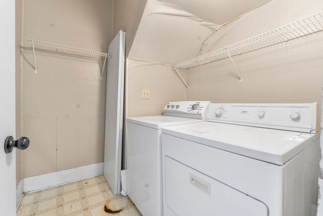 Photo - 625 W 10th Ave