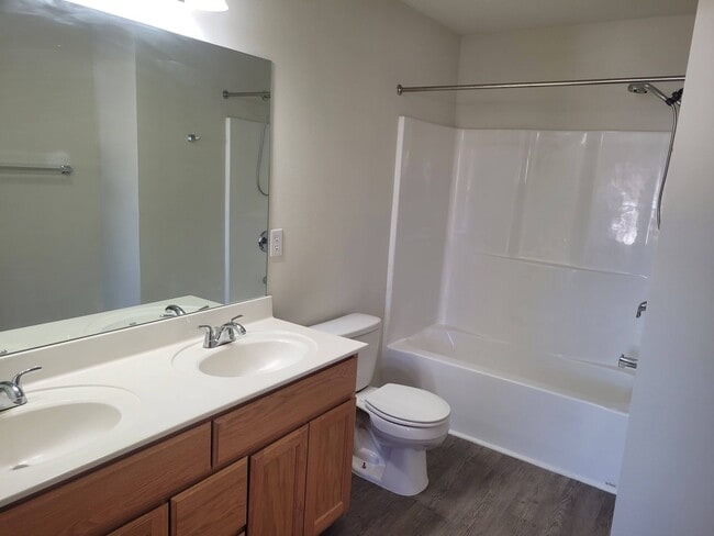 Building Photo - 16189 Holy Cross Ln Unit 16189 B Holy Cross