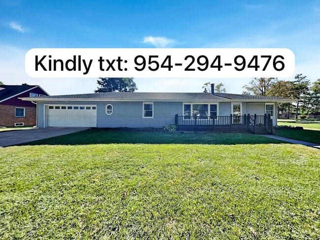 Building Photo - 19 E Adams St