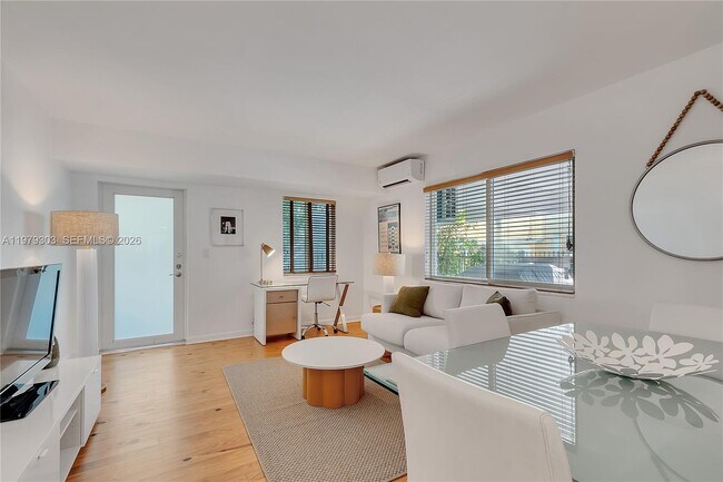 Photo - 1035 Meridian Ave Unit 6